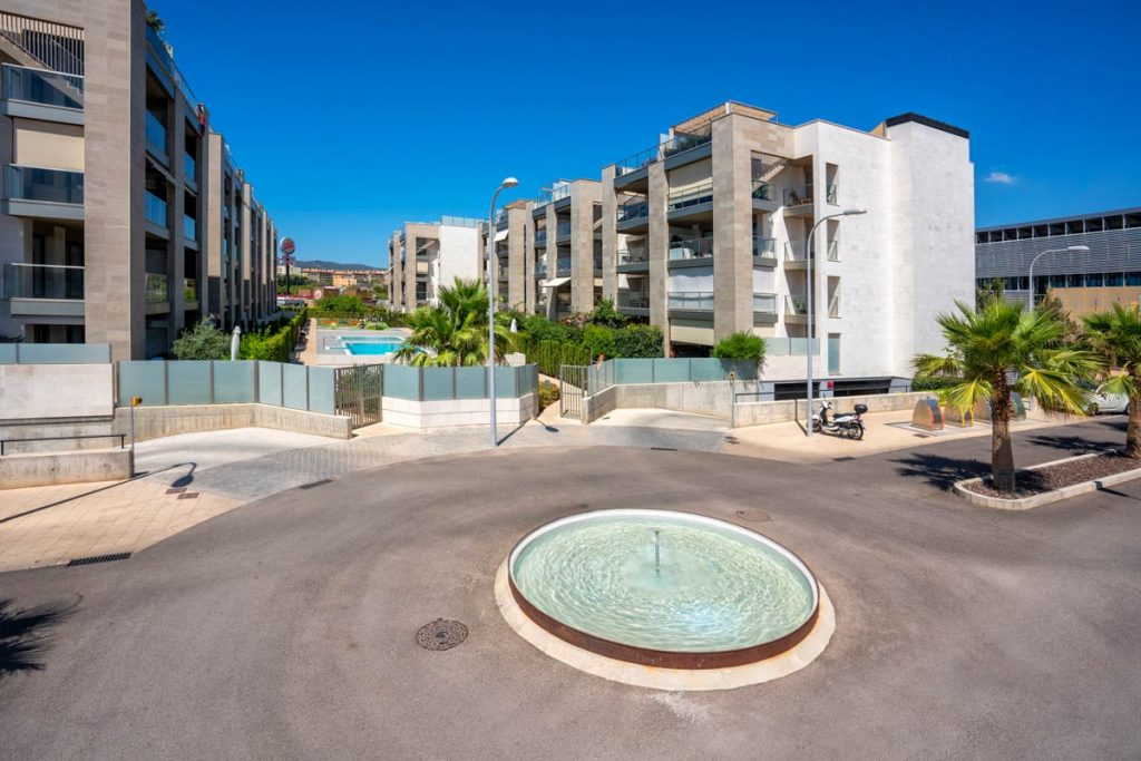 Entrada apartamentos Residencial Can Domenge en Palma