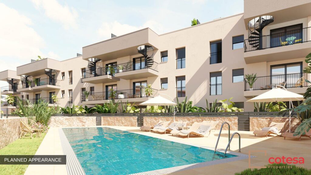 Piscina edificio Apartamentos Mitjà de Mar Porto Cristo